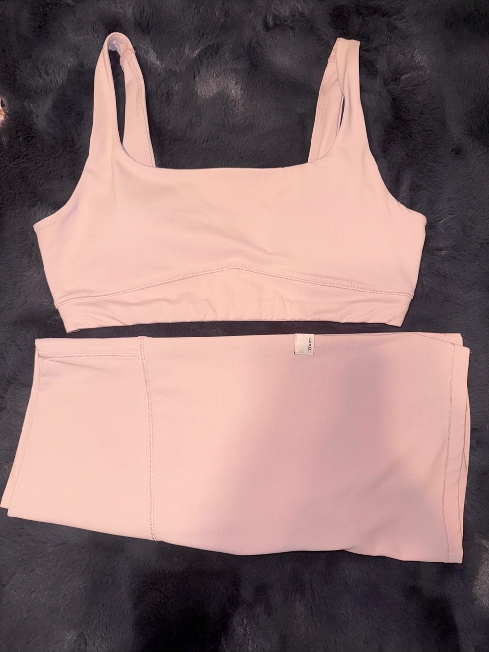 Vuori workout set top (s) bottoms (m)